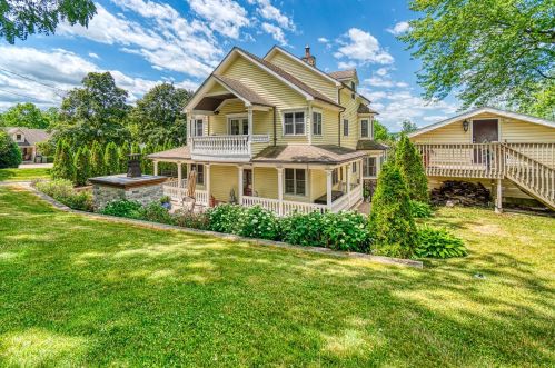 233 Darwin St, Lake Geneva WI  53147-2012 exterior