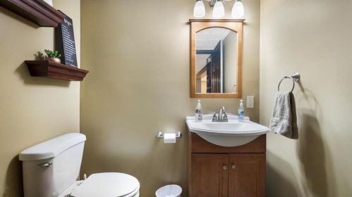 6676 Pioneer Dr, Macungie PA  18062-8466 exterior