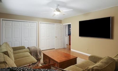 1364 Graymill Dr, Scotch Plains NJ  07076-4725 exterior