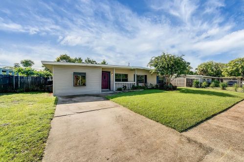 205 Flamingo Dr, Sanford, FL 32773-6231