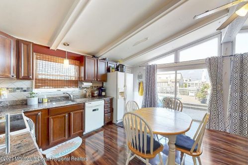 108 Monterey Dr, Bricktown NJ  08723-7009 exterior