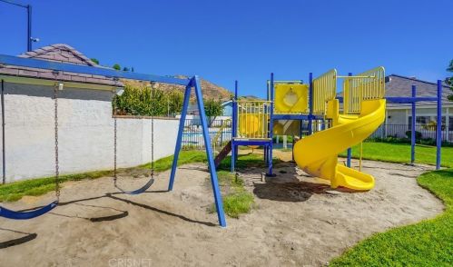 28101 Vista View Dr, Santa Clarita CA  91351-5710 exterior