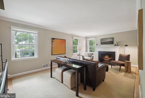 5737 Macarthur Blvd, Washington, DC 20016-5304