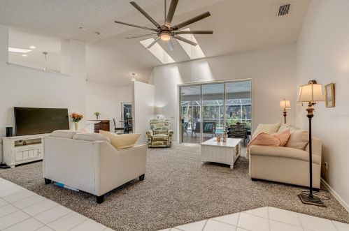 963 Ridgewood Ter, Tarpon Springs FL  34689-2622 exterior