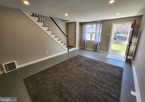 823 Crescent Dr, Manor PA  19036-1605 exterior