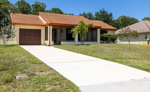 5426 Clark Ave, Fort Pierce, FL 34983-2307