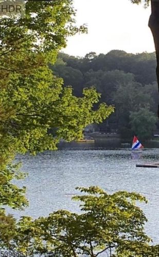 165 Cupsaw Dr, Skyline Lakes NJ  07456-2303 exterior