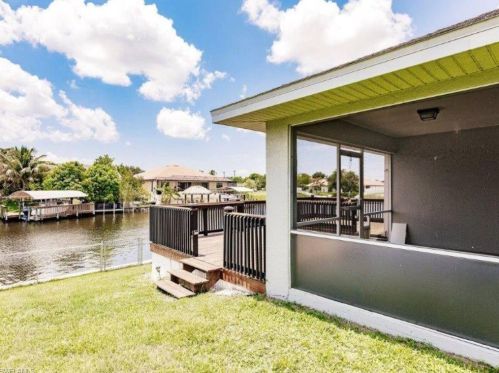 914 14th Ter, Cape Coral FL  33990-1410 exterior