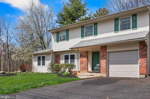610 Norway Dr, Lansdale, PA 19446-3126