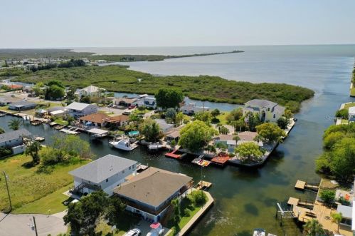 13428 Starfish Dr, Port Richey, FL 34667-7605