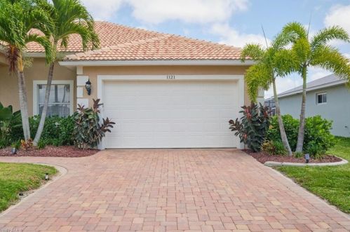 1121 1 Ter, Cape Coral FL  33991-1591 exterior