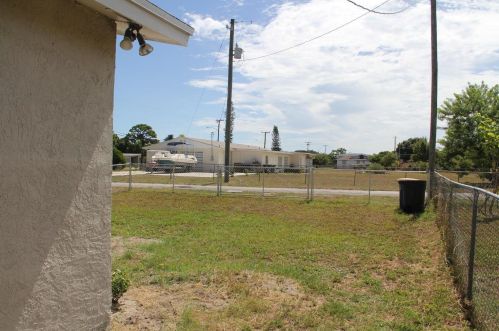 1714 17th St, Fort Pierce, FL 34950-2146