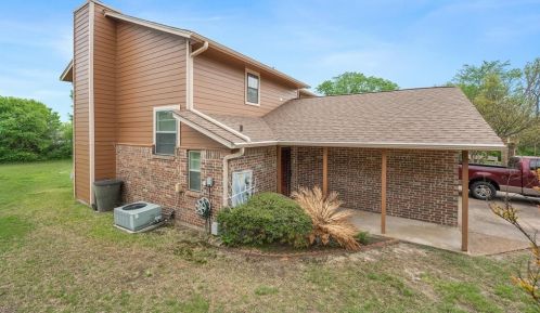 2845 Oakside Dr, Bryan, TX 77802-4778