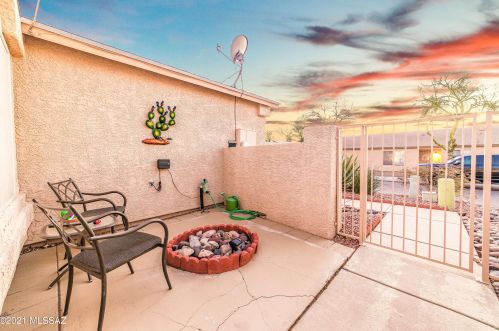 8140 Wheatfield Dr, Tucson, AZ 85741-1256