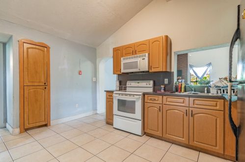 15621 Carlton Lake Rd, Wimauma FL  33598-5401 exterior