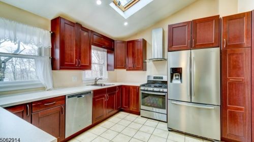 137 Wesley Dr, West Milford Lakes, NJ 07480-1629