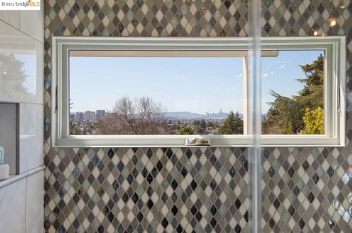 303 Hillside Ave, Oakland CA  94611-4013 exterior