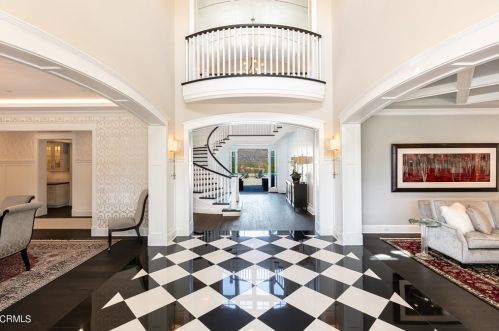 655 Hillcrest Ave, La Canada CA  91011-4040 exterior