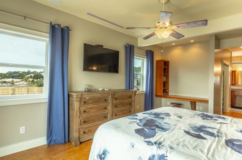 765 Gulf Bch Dr, Saint George Island FL  32328-3112 exterior
