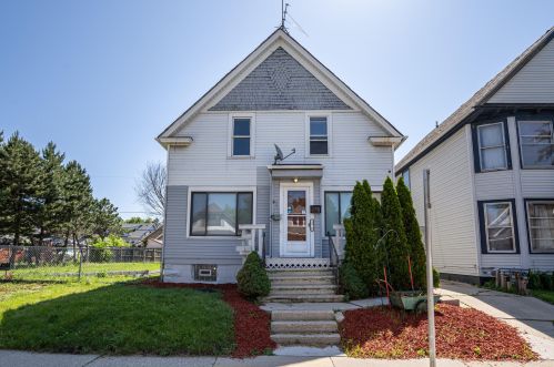 1270 43rd St, Milwaukee WI  53208-2721 exterior