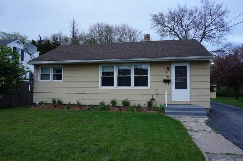 167 Clark Ln, Waterford, CT 06385-2120