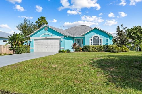 1913 Golden Ave, Fort Pierce, FL 34953-1313