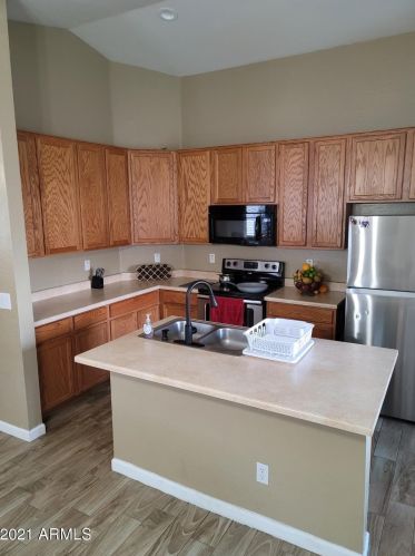 8316 Crown King Rd, Tolleson, AZ 85353-3613