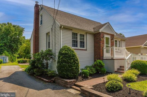 74 Princeton Ave, West Deptford, NJ 08096-3122