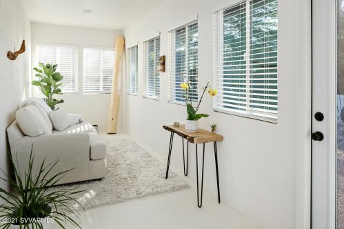 25 Spur Ct, Sedona AZ 86351-8970 exterior