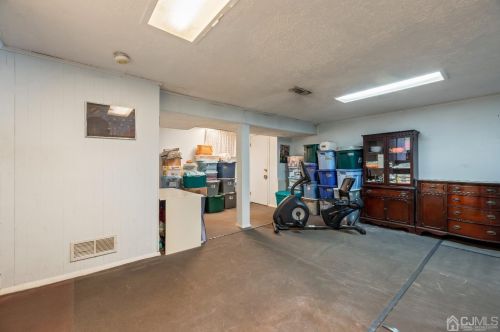 2 Perry Rd, East Brunswick NJ  08816-1324 exterior