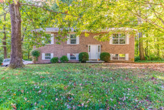 5033 Laurel Woods Dr, Knoxville, TN 37921-2312