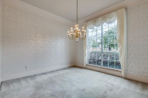 2401 Creekside Cir, Irving TX 75063-3355 exterior