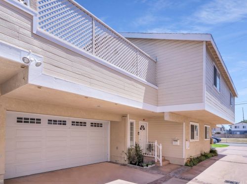 2513 Rockefeller Ln, Redondo Beach, CA 90278-3808