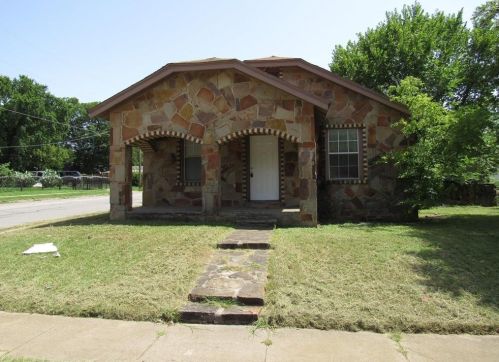 3330 Thannisch Ave, Fort Worth, TX 76105-4839