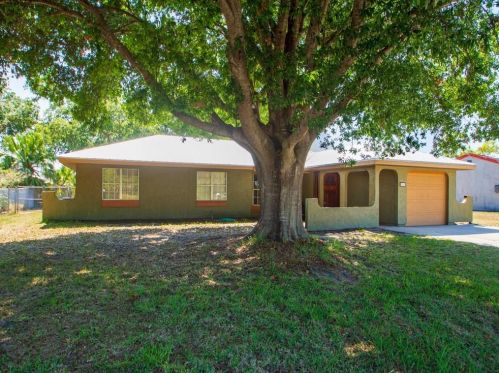 1626 Burning Ln, Fort Pierce, FL 34952-7532