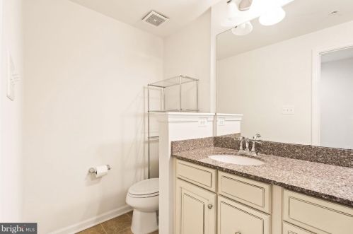 7542 Brunson Cir, Gainesville VA  20155 exterior