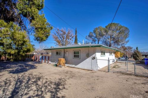 15046 Tatum Rd, Victorville, CA 92395-3673