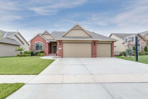 2425 Sawgrass Ct, Derby, KS 67037-7946
