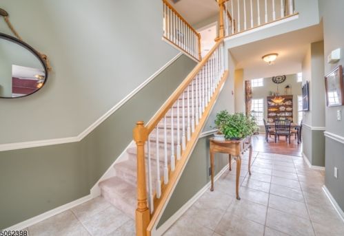 40 Brock Ln, Hackettstown, NJ 07840-5677