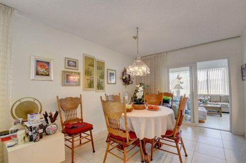 5136 Mirror Lk Blvd, Boynton Beach FL  33472-1211 exterior