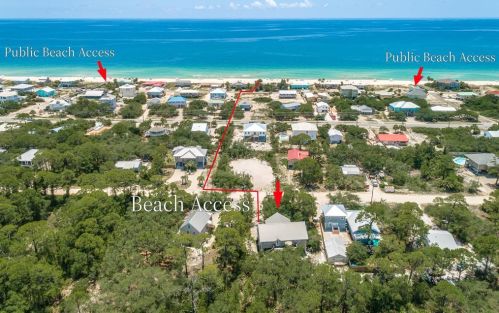 957 Pine Ave, Saint George Island, FL 32328-2412