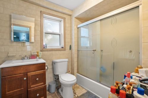 86 19th St, Bayonne NJ  07002-4541 exterior