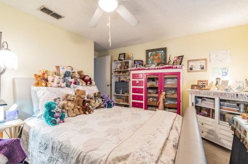 10330 Maverick St, New Port Richey FL 34654-5827 exterior