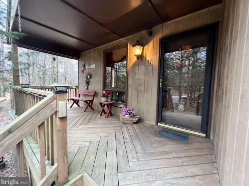 1506 Dove Ct, Blakeslee, PA