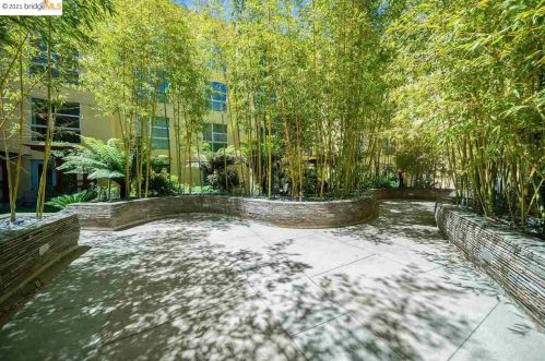 569 9th St, Oakland CA  94607-3833 exterior