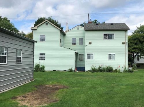 352 Chestnut St, Sewickley PA  15143-1812 exterior