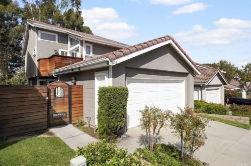 2804 Hickory Pl, Fullerton, CA 92835-2269