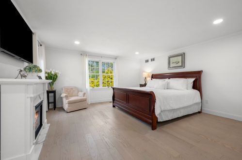 5 Elizabeth Cir, Mashpee MA 02649-2295 exterior