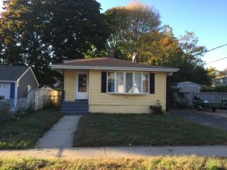 18 Carlson Pl, New Haven CT  06512-3330 exterior