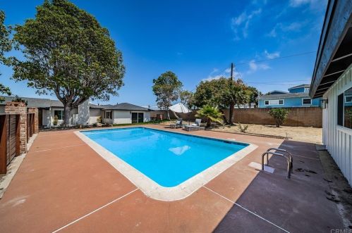 4350 Highland Dr, Carlsbad CA  92008-4225 exterior